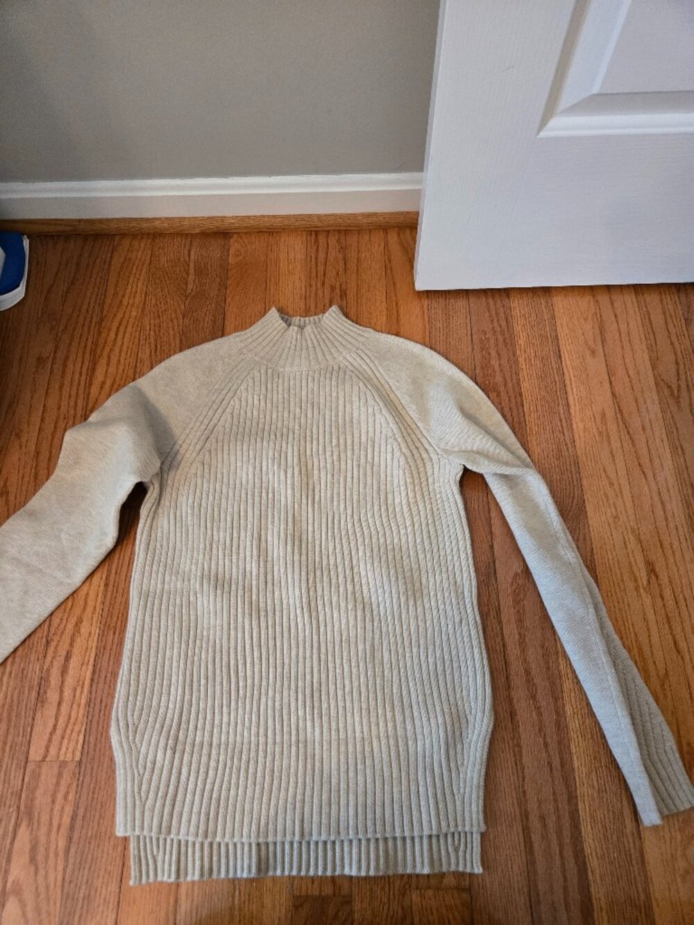 NWT Womens Banana Republic Factory tan sweater size X Small